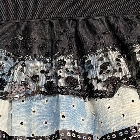 Multi layer lace, sequin and fabric skirt - Picture 3 of 5